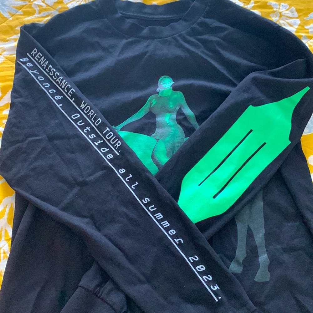 Official Beyoncé “Renaissance” World Tour Shirt (With Plastic Bag)